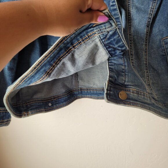 Dressbarn Medium Wash Jean Jacket - Picture 5 of 8